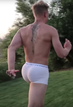 justinbieberbooty:  While we wait for more Justin pics here is Jake Paul … not too bad huh ;) 