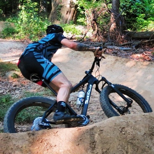 jpbevins: So incredibly honored to have been invited to test out the new @salsacycles carbon fat bik