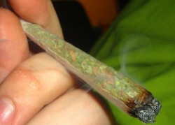 sherbrooke420:  (¬‿¬) Photo ♕ Keep Smoking!