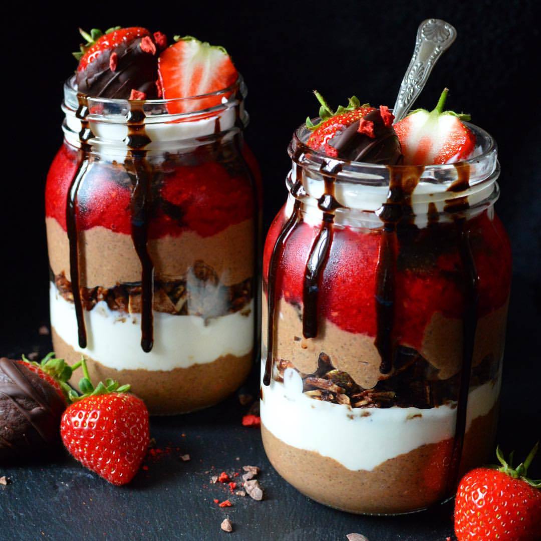 rawberry-fields:  Cacao and coconut milk chia pudding (which I decided to blend 