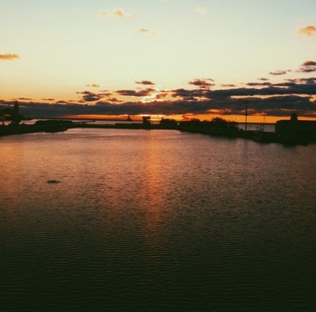 thenomadic:  Lake Michigan | Chicago, IL 6:45 am 