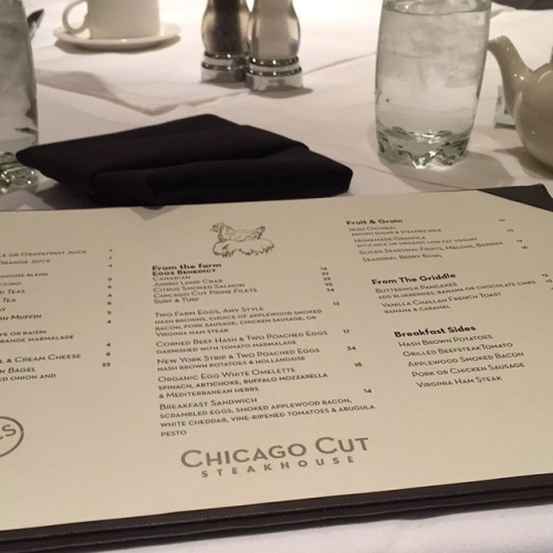 Morning meetings in full effect&hellip; #isellaID #ajldsgns (at CHICAGO CUT STEAKHOUSE)