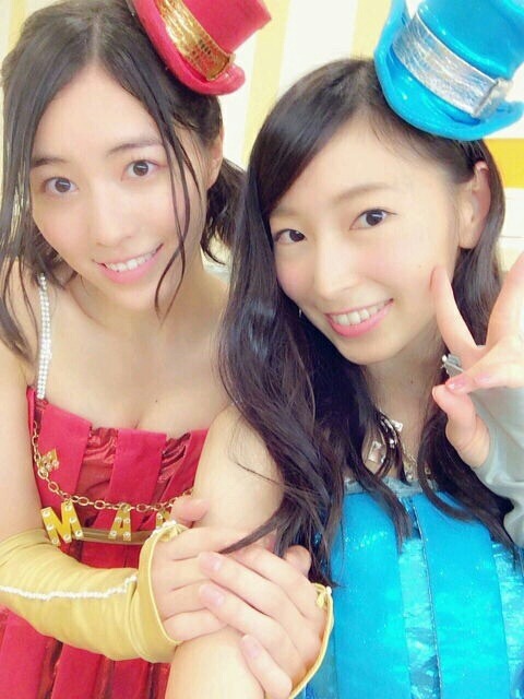 4xers:  松井珠理奈、大矢真那
