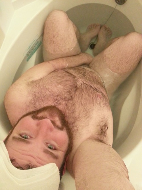 undercovergringo: Rub a dub dub one cub in a big lol’ Japanese hotel tub