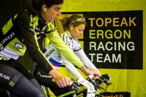 womenscycling: Irina Kalentieva, warming up before the race via 2013 UCI MTB World Cup Hafjell - Cro