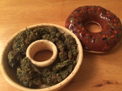 stonerthings: You guys, my lil stash jar is perfect 🍩