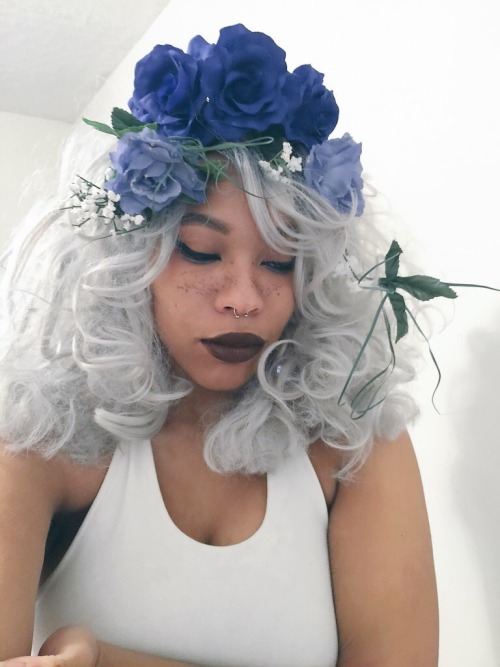 kieraplease: Every blackout I somehow always manage to have flowers in my hair lol. Despite being wi