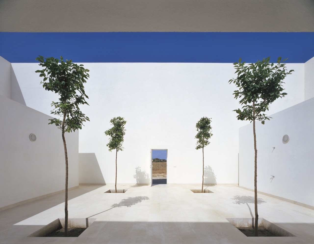 archatlas:    Natural Light and VentilationCourtyards bring many advantages to a