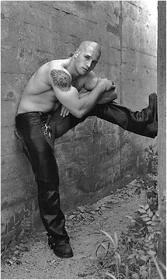hyper-masculine:    ► HYPER-MASCULINE ♂ ◄♂ ♂ http://hyper-masculine.tumblr.com/   