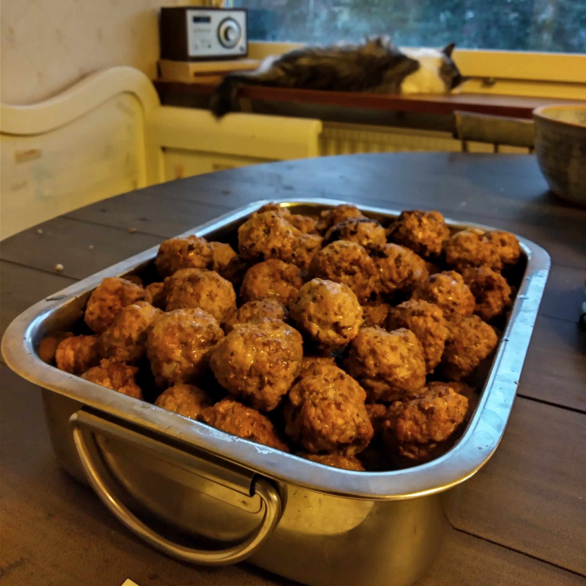 the-sultry-brunette:amaranthdesires:the-sultry-brunette:amaranthdesires:amaranthdesires:Today is a meatballs kind of day because good price on minced meat at the butcher’s. YummyJust a few 😂You made meatballs for a village. They look delicious.