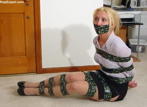 bondagehedgehog:  Lisa Lang