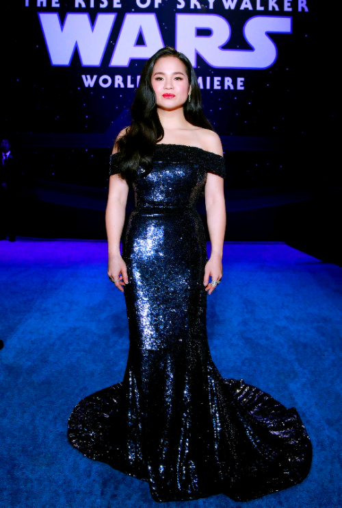 obiwan:TRẦN LOAN (KELLY MARIE TRAN) at the premiere of Star Wars: The Rise Of Skywalker in Hollywood