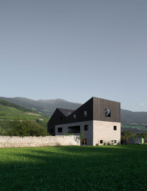 stevetrs:Private Residence in Northern Italy designed by Bergmeisterwolf Architekten