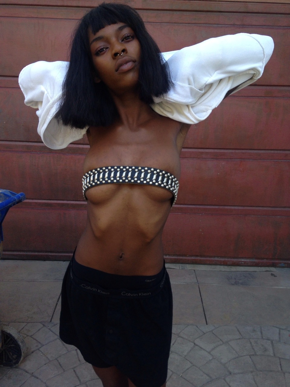 leftovershrooms:  me flexing on set today 