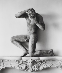 Smegginglogin:  Clay Nude On Mantle By Herb Ritts, 1989 