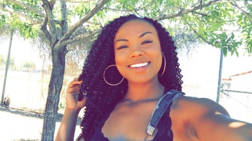 devthagoddess:  Smile!!! I’d like to think porn pictures
