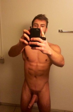 naked-straight-men:  show some love :)  Yum