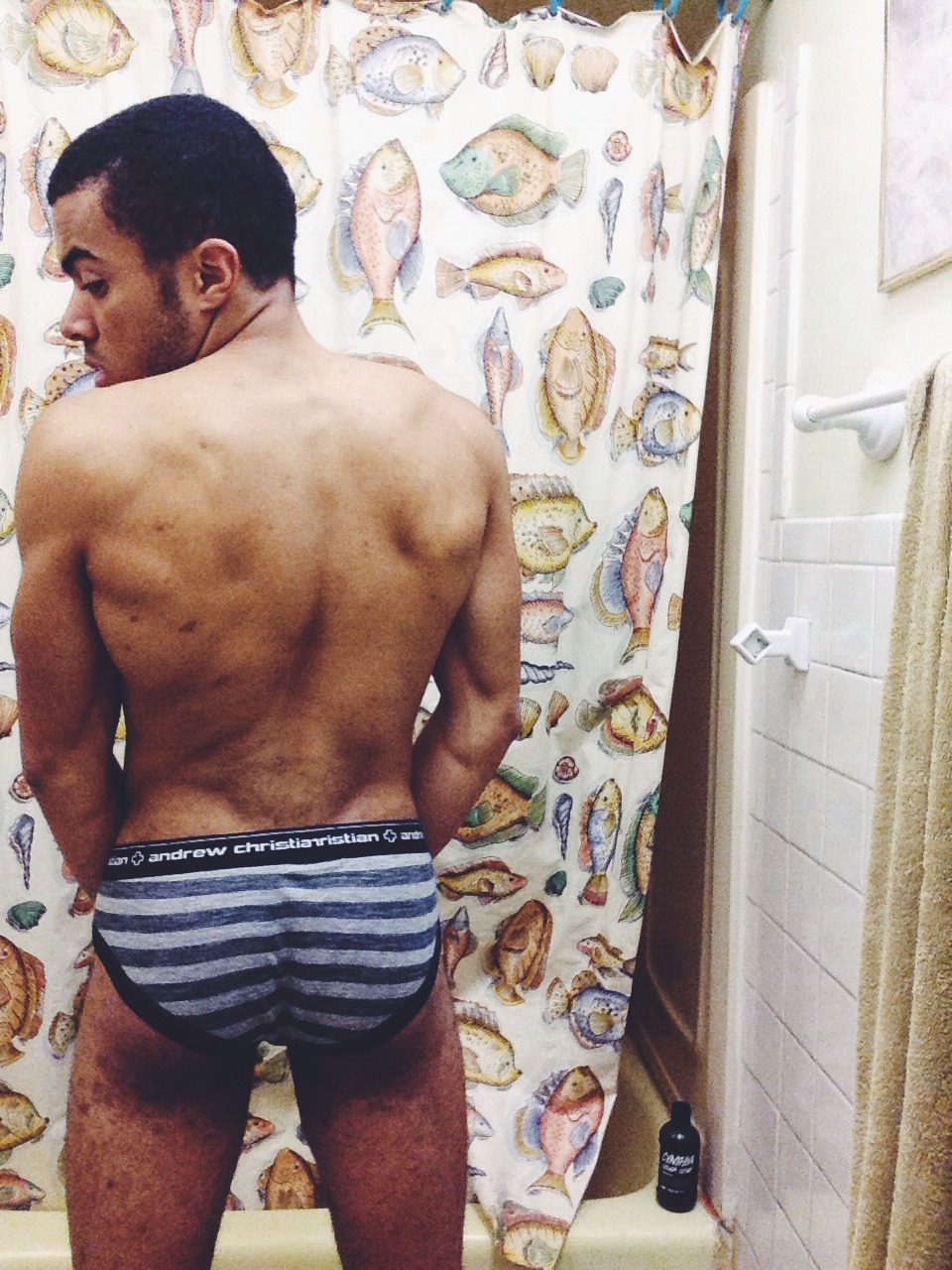 quamraeros:  Well you can’t deny, I got a booty. 