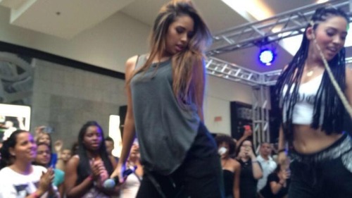 Porn Pics villegas-news:  Jasmine performing in Orlando