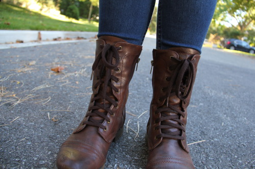 capucci-no:I finally got combat boots! <3