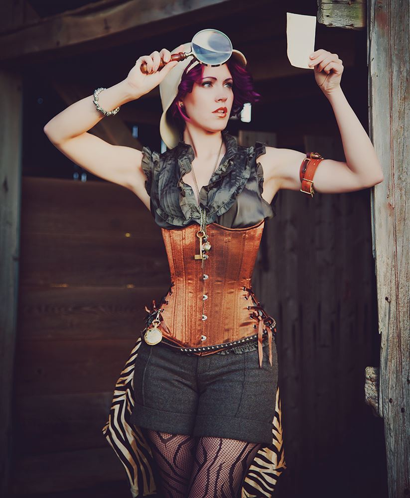 arsenicinshell:  #steampunk #corsetry Timeless trends Corset