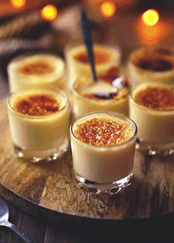 butteryplanet:creme brulee shots are a prefect party treat