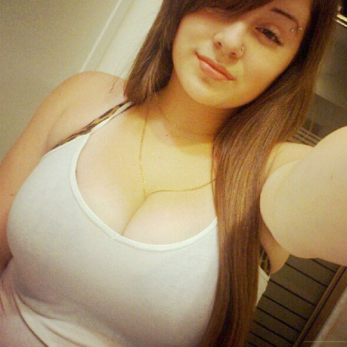 XXX bustyteensblog:  Busty teen selfie. photo