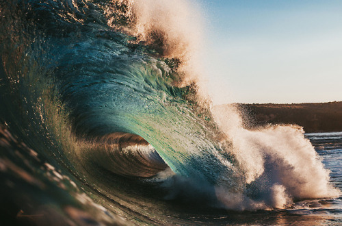 yahoonewsphotos: Vibrant Wave Photography These kaleidoscopic images are the work of one persistent photographer’s efforts to capture vibrant hues at the exact moment a wave breaks. Ryan Pernofski’s stunning shots feature brilliant yellows, reds,