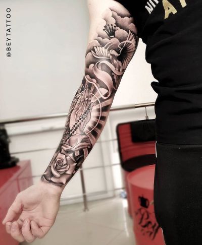 47 Impressive Praying Hands Tattoo Designs