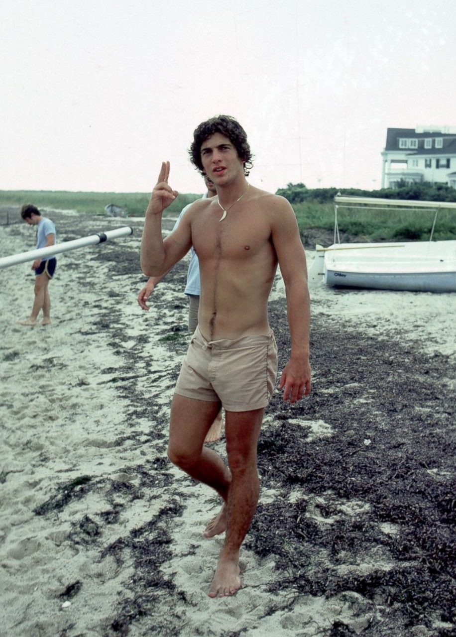 hotfamousmen:  RIP John F. Kennedy Jr.