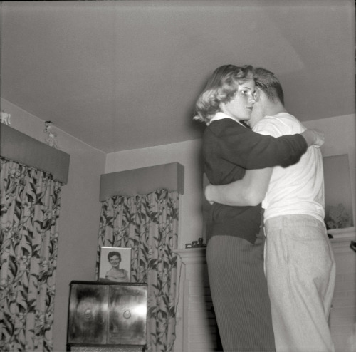 beatnikdaddio:couple dancing. 1956. 
