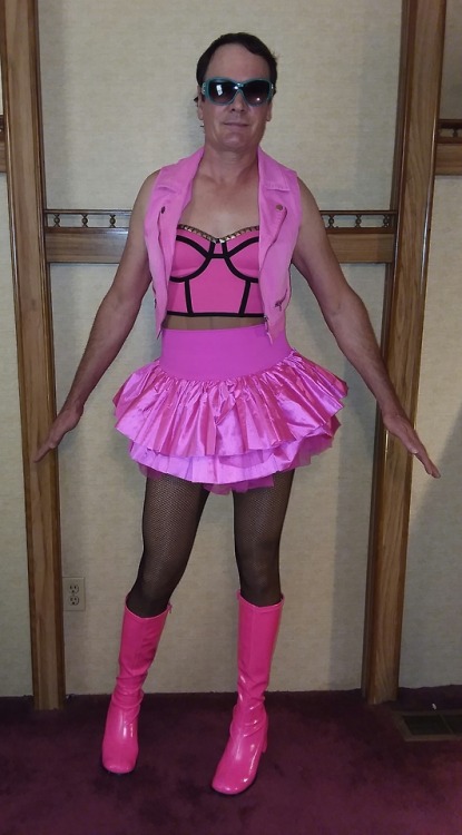 tvinhose:Say, “No” to boring clothes and Yes to pink sissy girly things and pantyhose!
