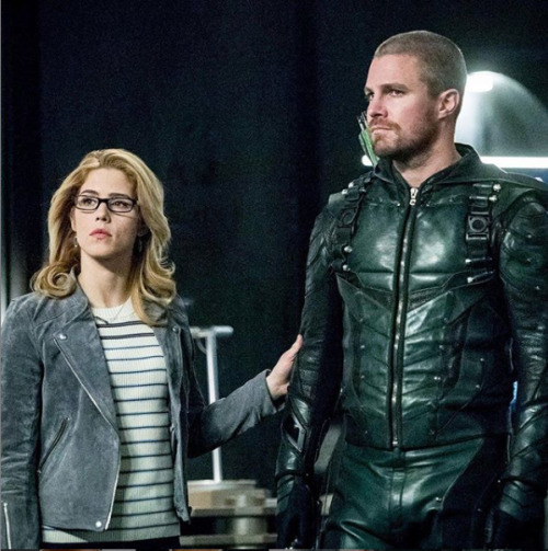 eloquence-of-felicities: entertainmentweekly: Felicity’s back! Olicity will be whole once again — be