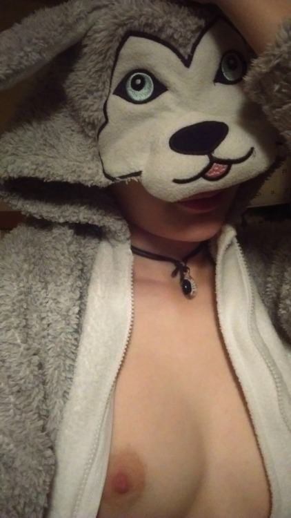 pup-pyrus: I was cold after work so I put my onesie on 