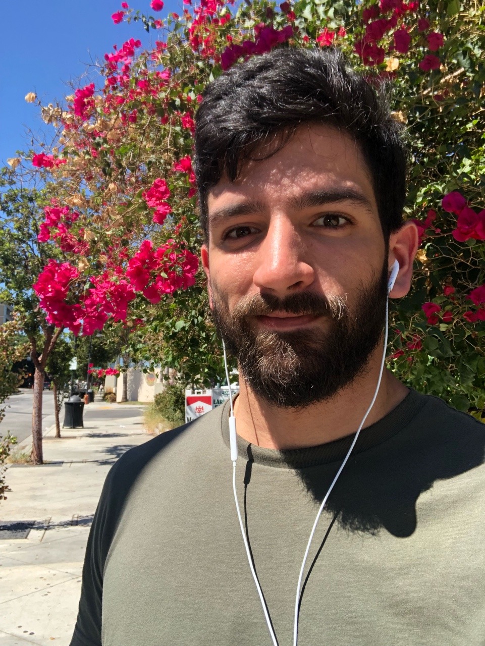 blissyoukrishna:  Getting that LA sun in before my workout 