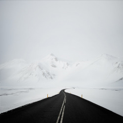 travelingcolors:  Icelandic Roads (by Andy