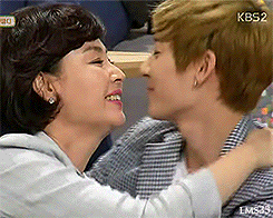 lms33:   Kevin: ‘Umma saranghae’  Kevin being his precious self with his mom