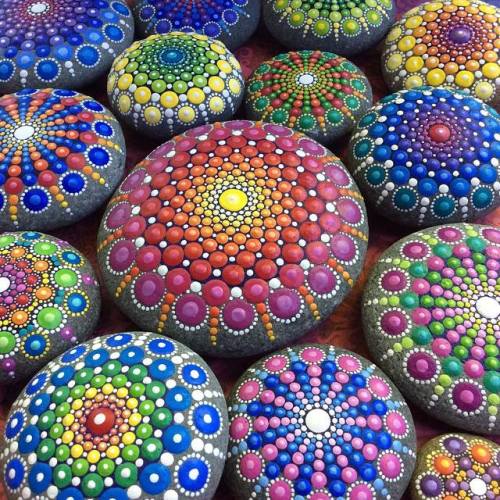 mymodernmet:  Dazzling Ocean Stones Meticulously Covered in Colorful Tiny Dots by Artist Elspeth McLean