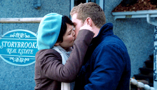 marymargaretblanchards:every snowing scene → 1x10: “7:15 A.M.”