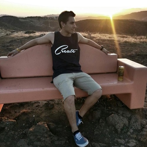 WEARETHECREATION.COM is having a whopping 50% OFF CLEARANCE SALE!!!!!! One of the coolest up an
