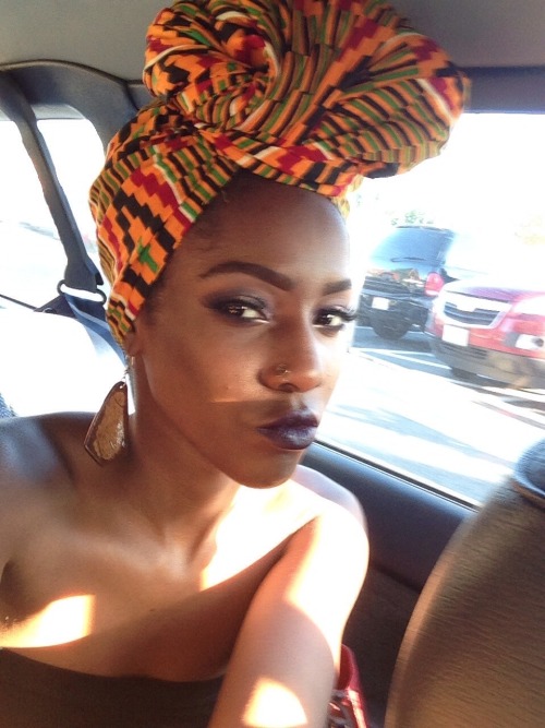 ravennightshade:  heroineheroine:  Another headwrap photoset  Some of my faves . 
