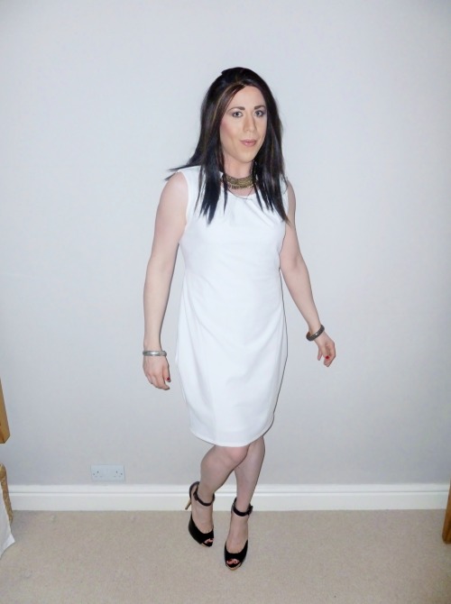 abbycatsuk: Kardashian Kollection Dress (1 of 2)So little fact about me, I’m terrible at makin