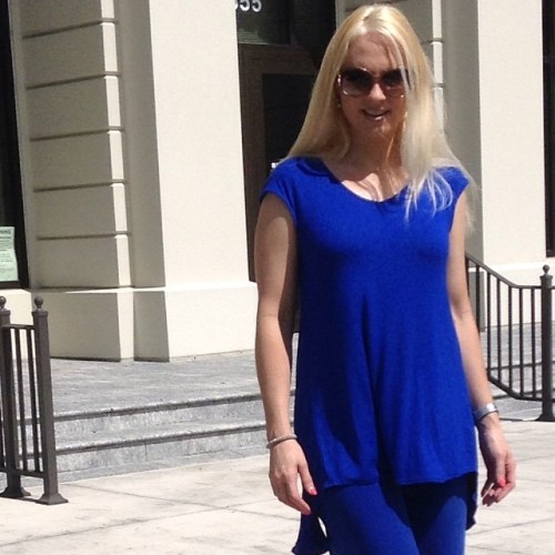 I was out testing the comfort level of this #outfit I #designed for my #travel collection. @blondibeachwear Considering its 90+ in the sun these days, I felt really relaxed and comfortable. #fashion #fashionblogger #style #instastyle #loveit #florida...