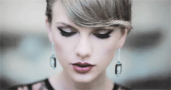 breathtakingqueens:  ‘Cause, darling, I’m a nightmare dressed like a  d a y d r e a m 