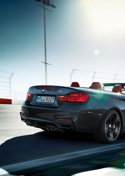 dolce-vita-lifestyle:  M4 convertible.  WANT