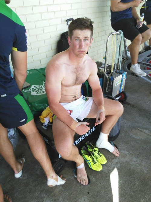 olderbromakesmehot: maleathleteirthdaysuits: roscoe66: Josh McCrone of the Canberra Raiders  Jo