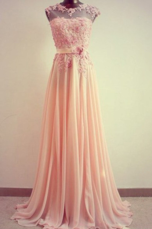 Pretty prom dresses with sleeves