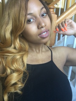 Queenrayjean:  Queenrayjean:  Blonde Selfie Photoset  I Miss Being Blonde 😭  😍