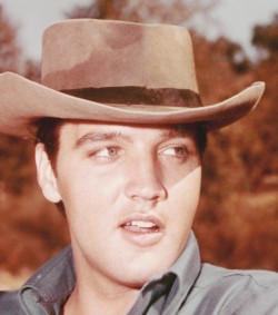 thewonderofelvis:  Elvis on the set of Flaming