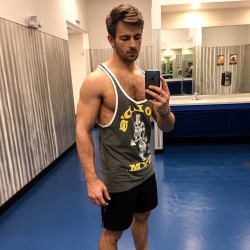 derekyates:Got me my first stringer tank. What do you think?